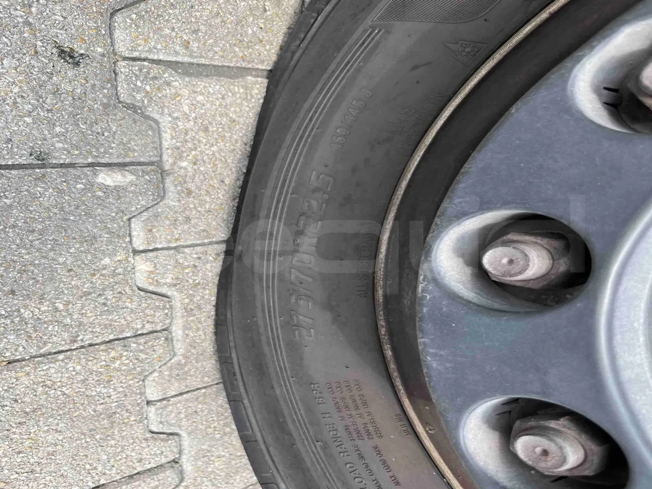 Iveco Citelis - First Axle Left Side: Tyre Size
