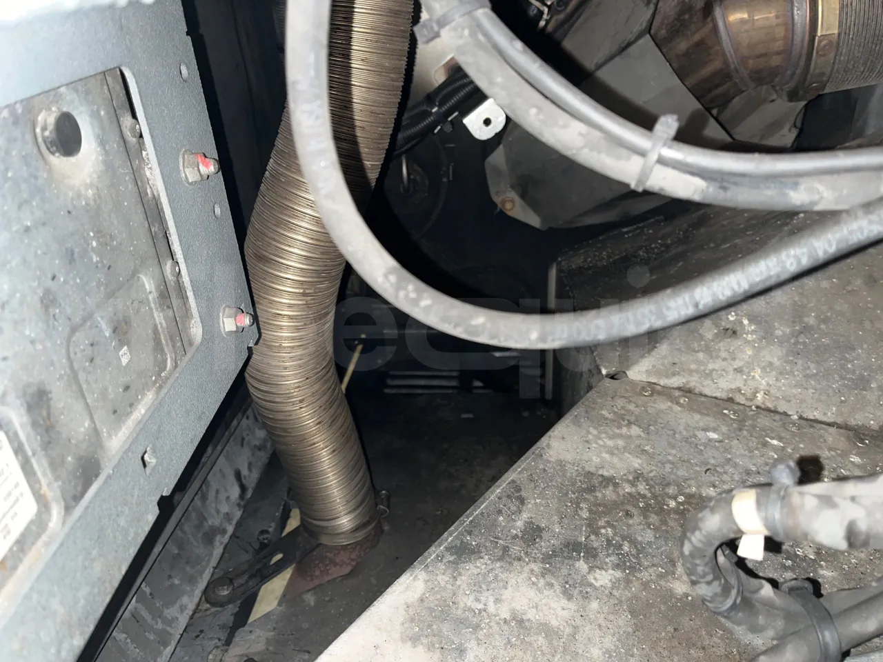 Mercedes-Benz Tourismo 632 01 - Euro6 - 315kW - 12.140mt - engine plate photo