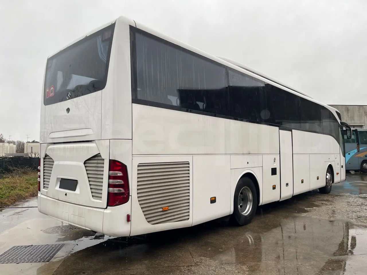 Mercedes-Benz Tourismo 632 01 - Euro6 - 315kW - 12.140mt - 3/4 right rear doors closed