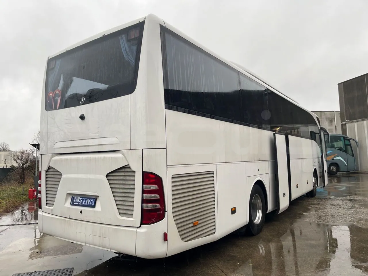 Mercedes-Benz Tourismo 632 01 - Euro6 - 315kW - 12.140mt - 3/4 right rear doors open
