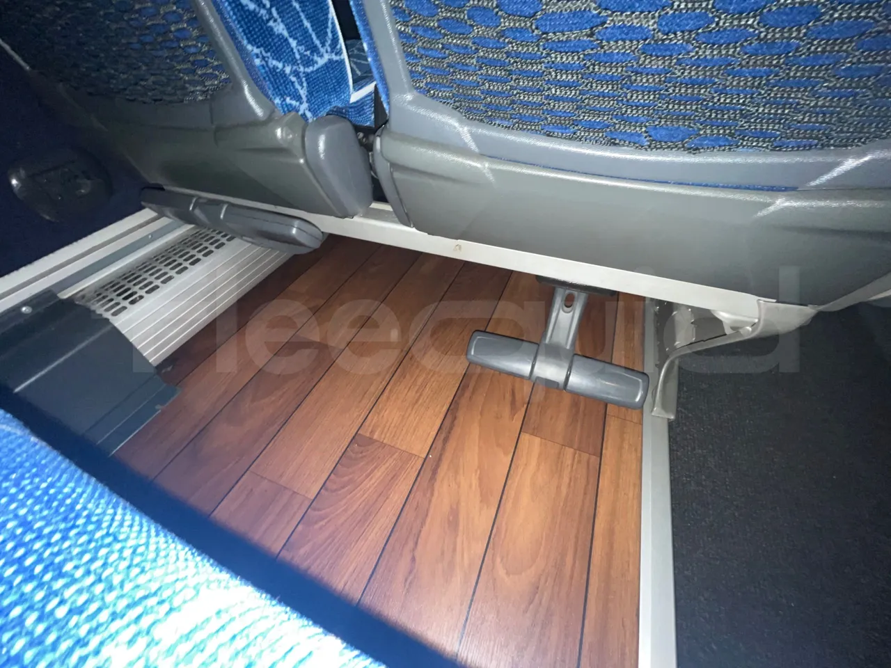 Mercedes-Benz Tourismo 632 01 - Euro6 - 315kW - 12.140mt - armrest detail photo