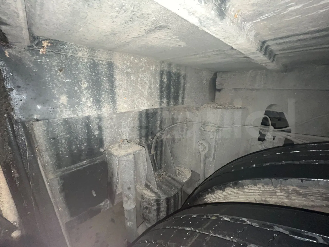 Mercedes-Benz Tourismo 632 01 - Euro6 - 315kW - 12.140mt - axle 2 caliper brakes right