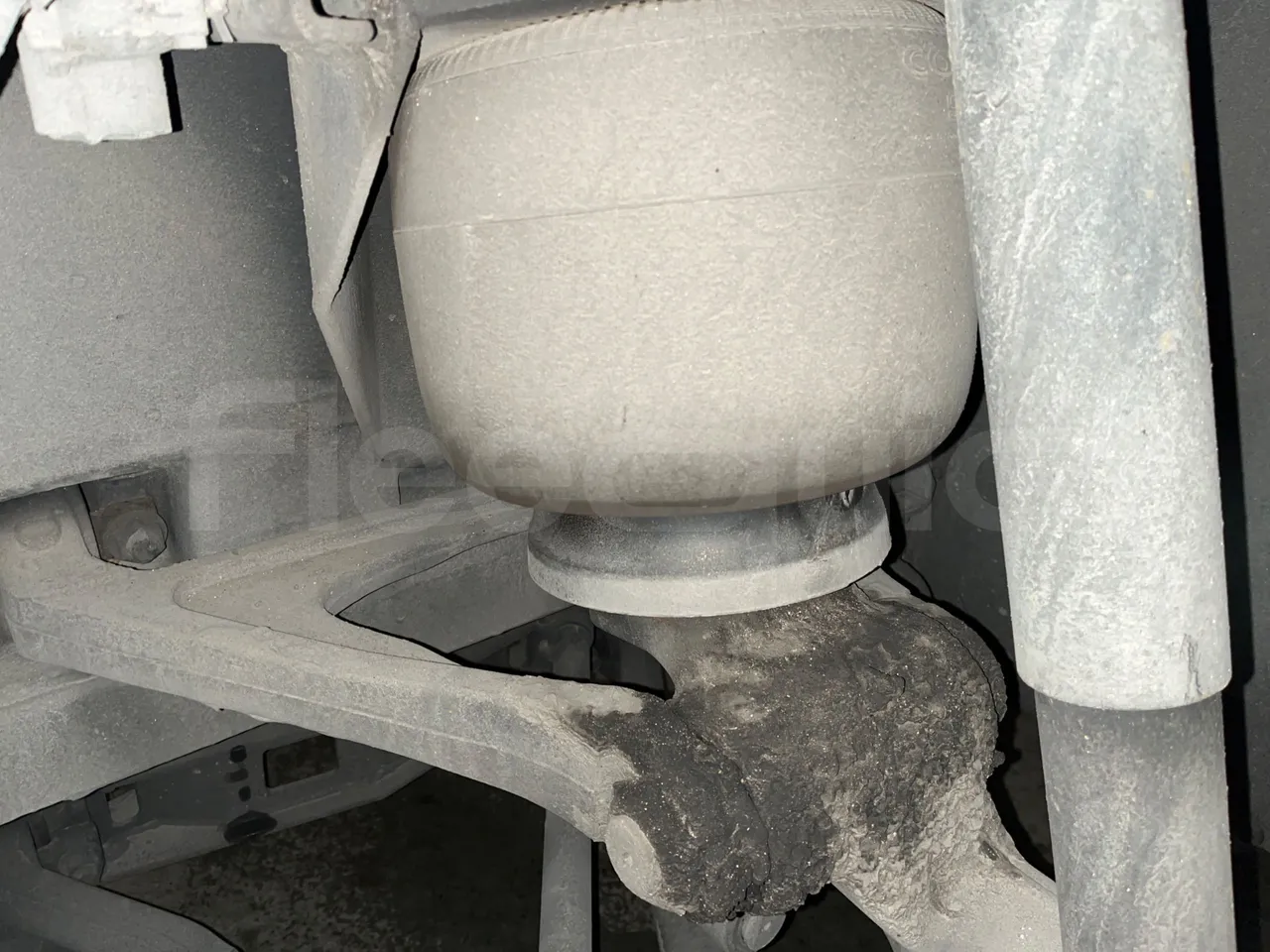 Mercedes-Benz Tourismo 632 01 - Euro6 - 315kW - 12.140mt - front shock absorbers left