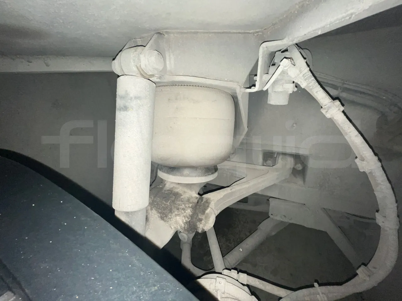 Mercedes-Benz Tourismo 632 01 - Euro6 - 315kW - 12.140mt - front shock absorbers right