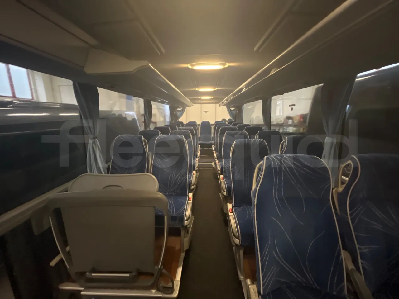 Mercedes-Benz Tourismo 632 01 - Euro6 - 315kW - 12.140mt - reverse view middle aisle