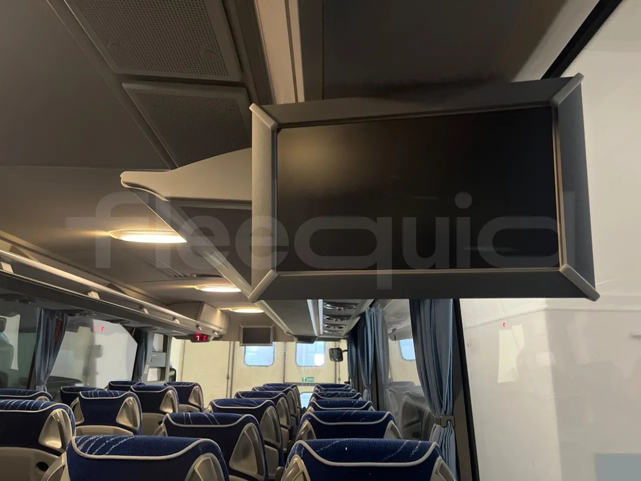 Mercedes-Benz Tourismo 632 01 - Euro6 - 315kW - 12.140mt - monitor detail photo