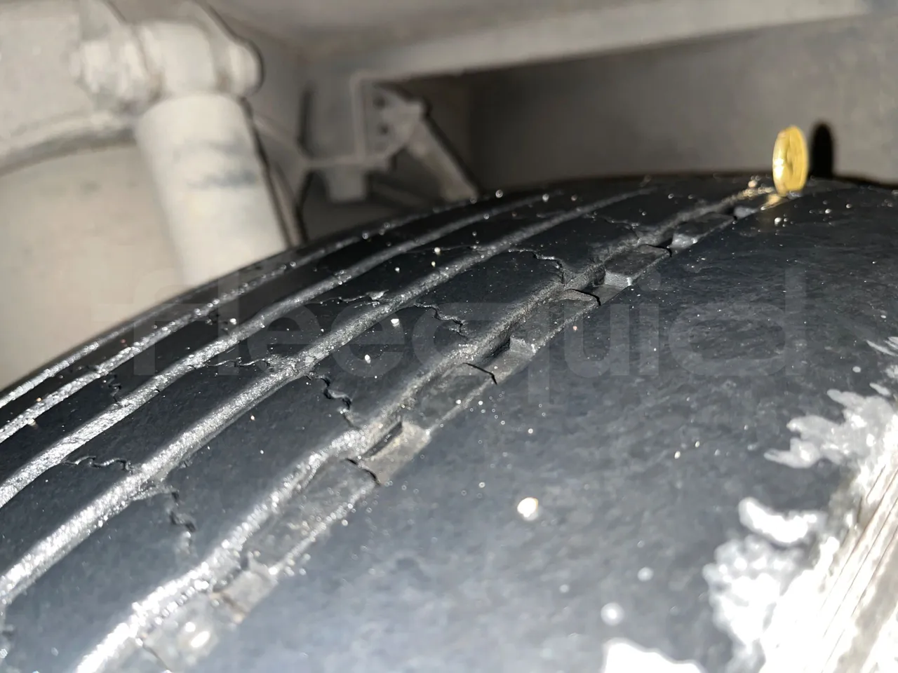 Mercedes-Benz Tourismo 632 01 - Euro6 - 315kW - 12.140mt - tread condition second axle tires left