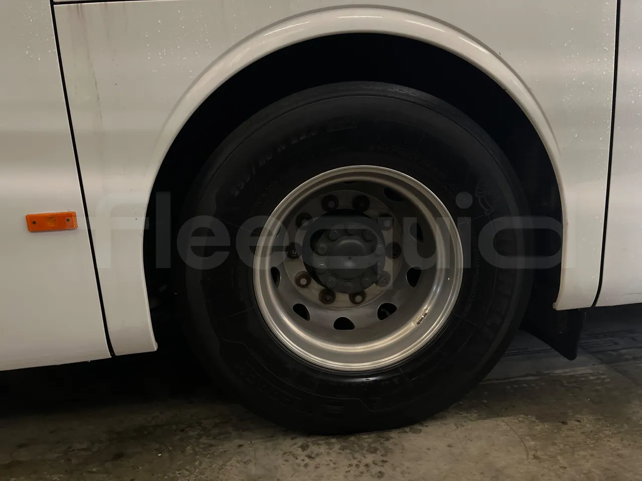 Mercedes-Benz Tourismo 632 01 - Euro6 - 315kW - 12.140mt - rear left tire photo