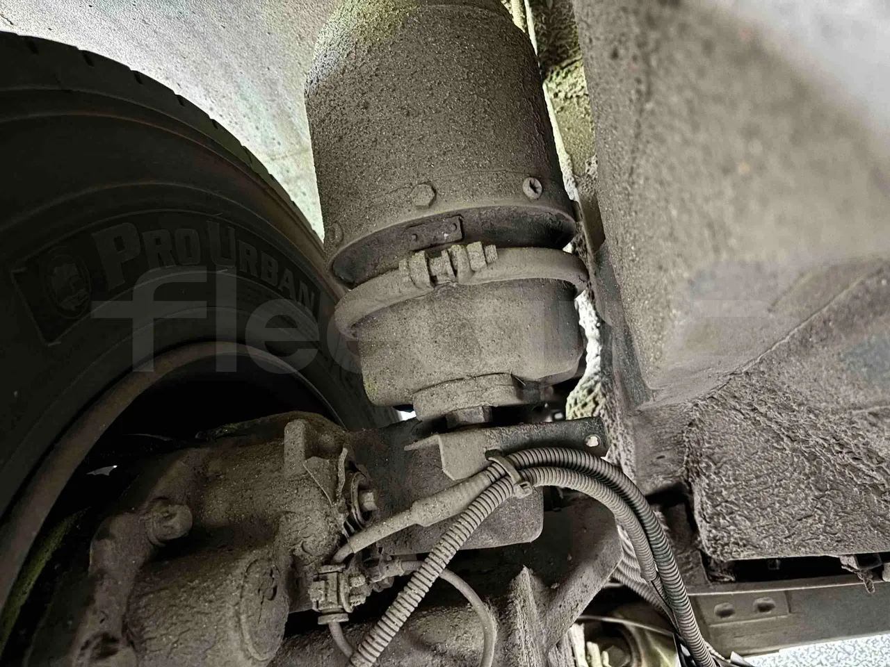 Iveco Urbanway - axle 2 caliper brakes left