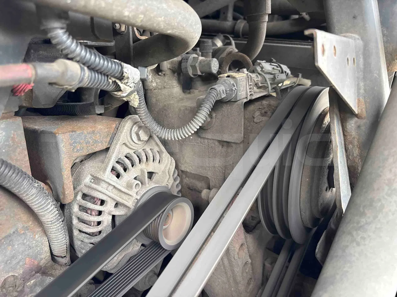 Iveco Urbanway - air conditioning compressor