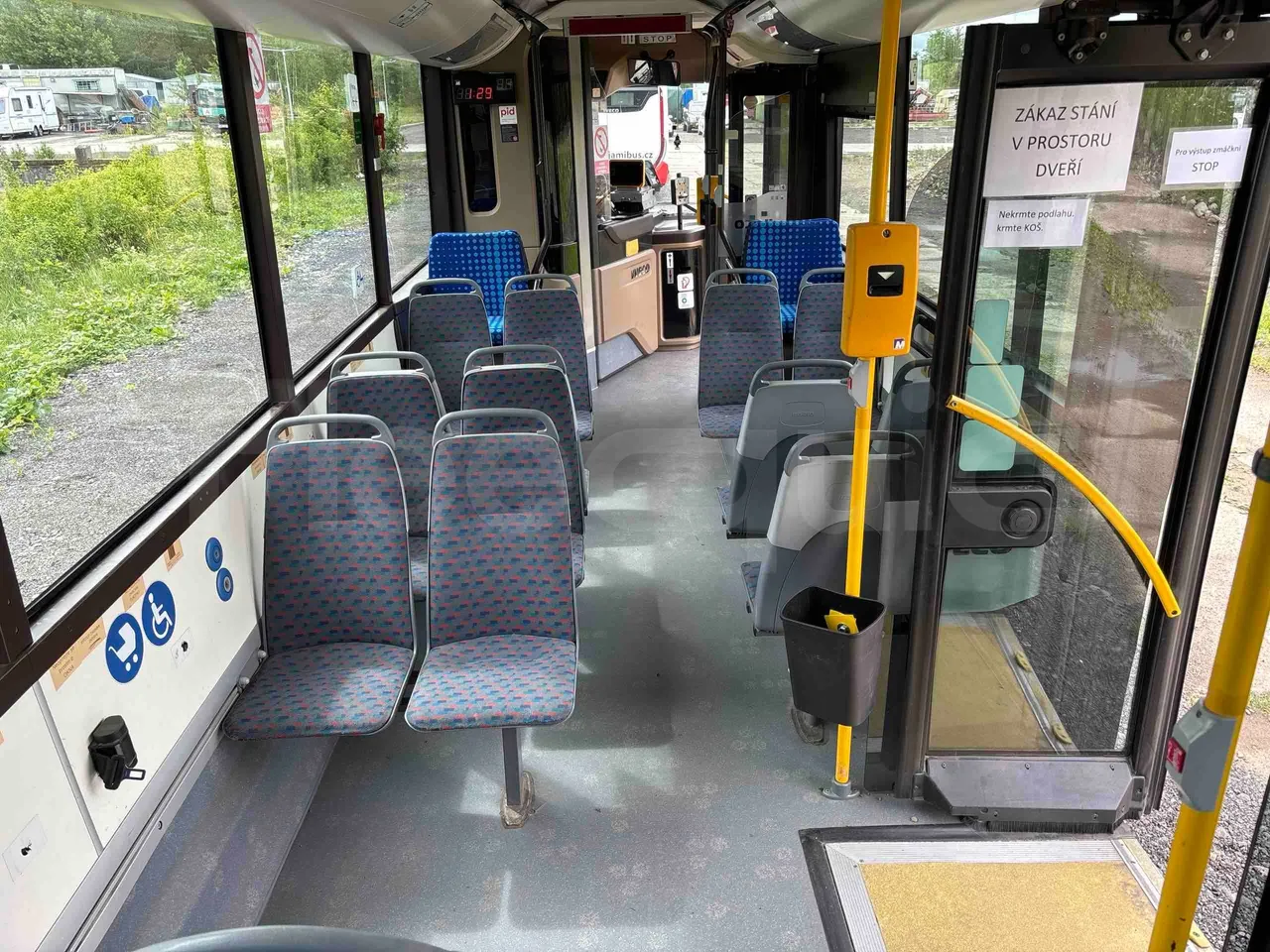 Iveco Urbanway - forward view middle aisle