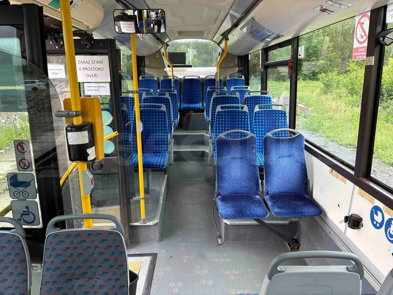 Iveco Urbanway - reverse view middle aisle
