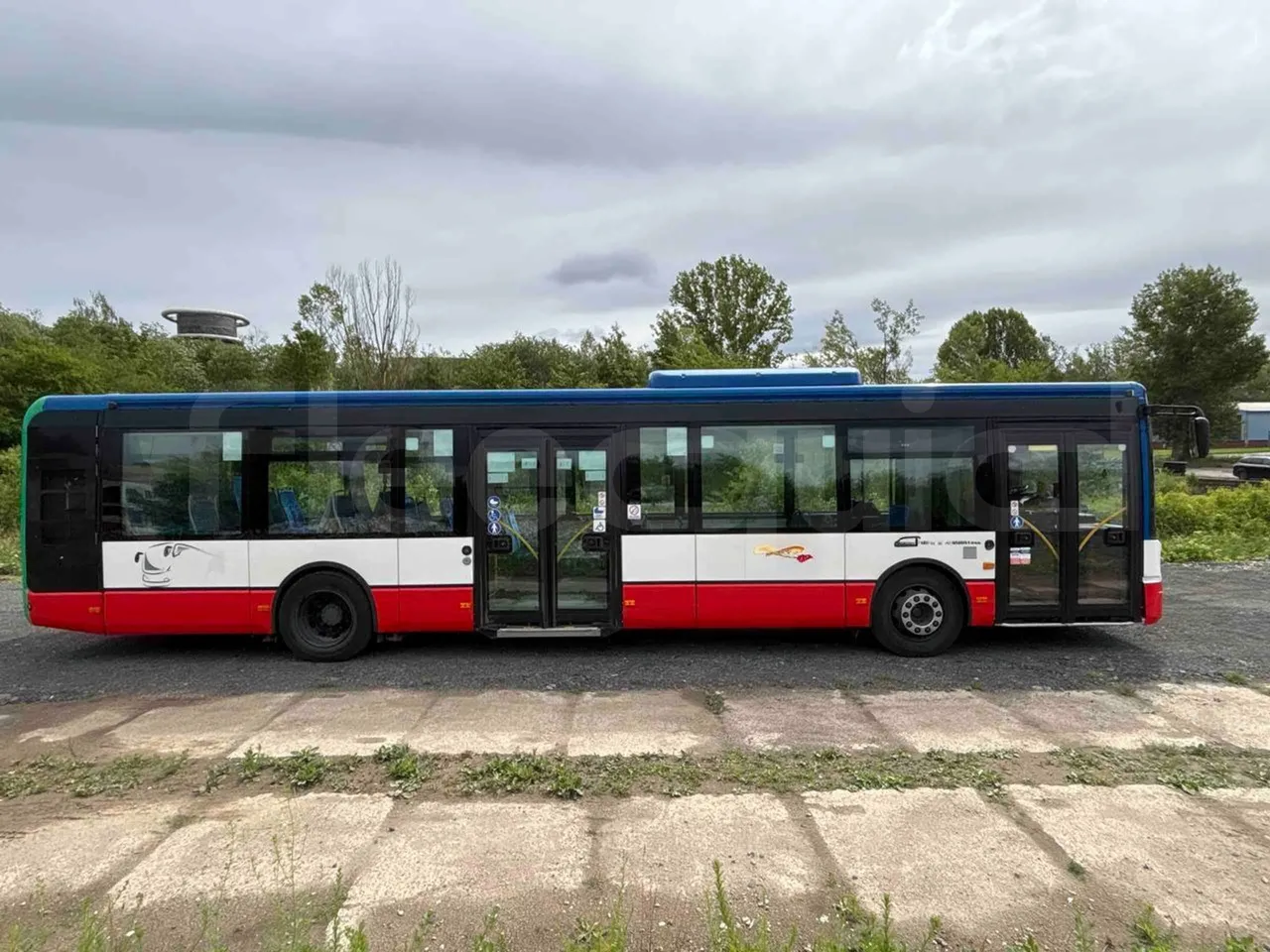Iveco Urbanway - right side doors closed