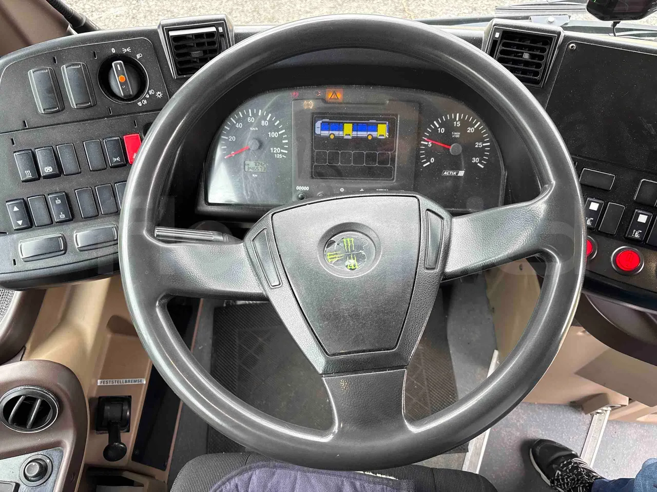 Iveco Urbanway - steering wheel photo
