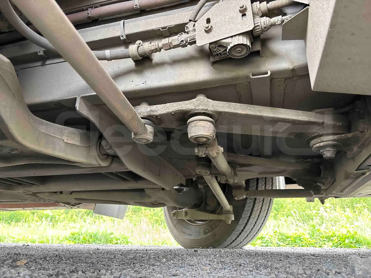 Iveco Urbanway - front axle right side