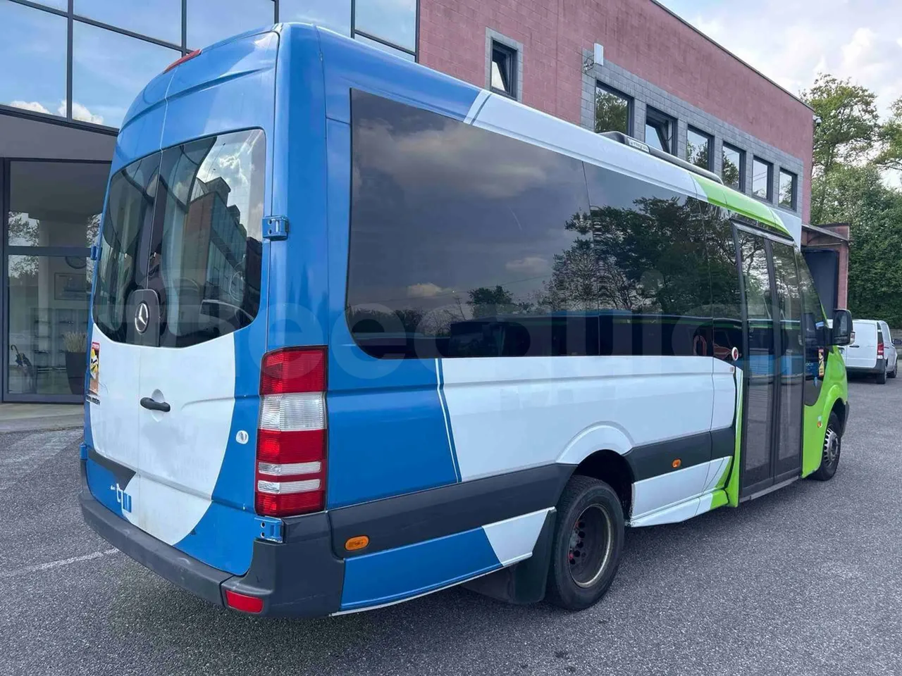 Mercedes-Benz Sprinter 906BB50 - EUR 6 -120kW - 7.361m - 3/4 right rear doors closed