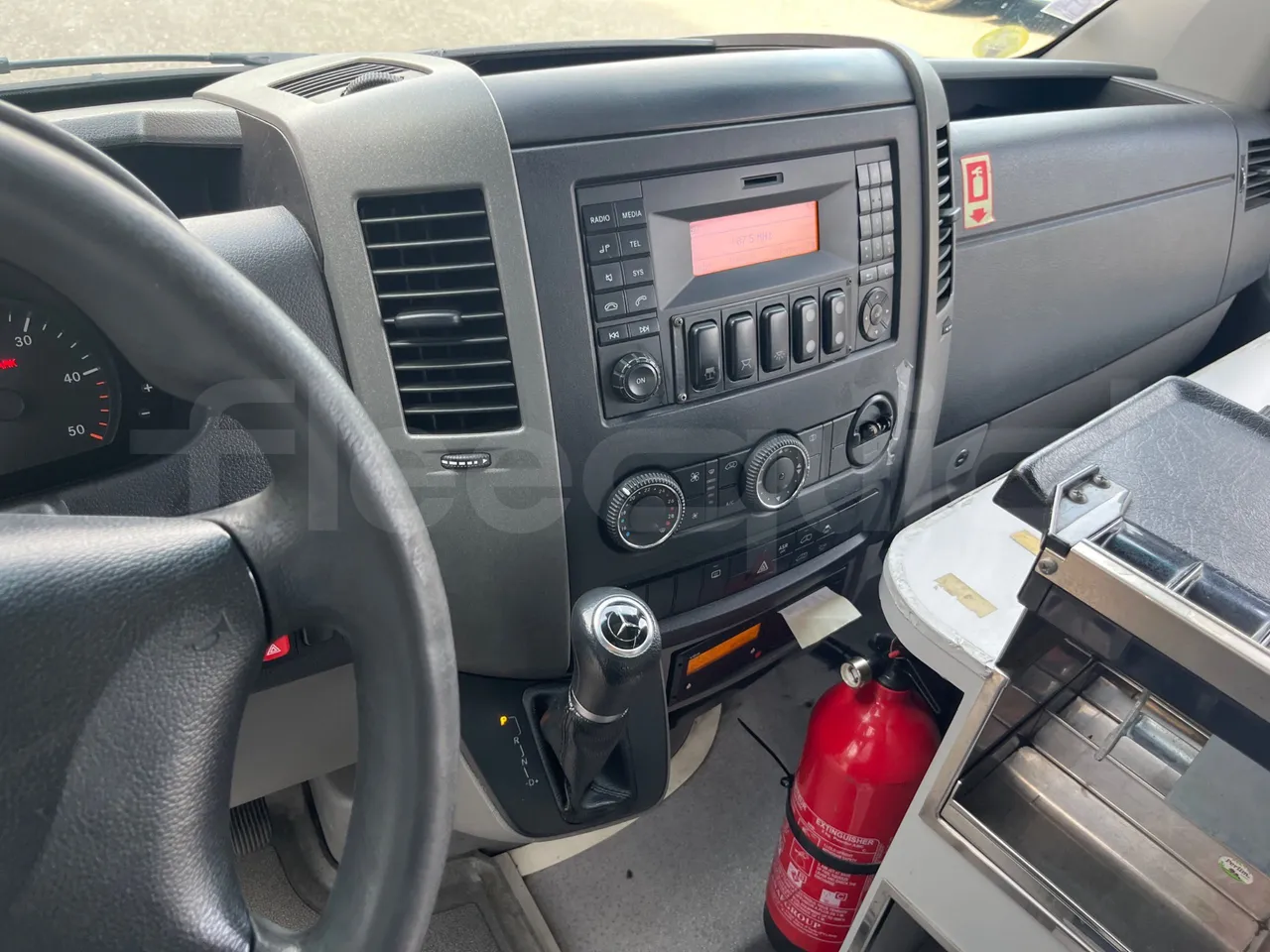 Mercedes-Benz Sprinter 906BB50 - EUR 6 -120kW - 7.361m - radio accessories photo