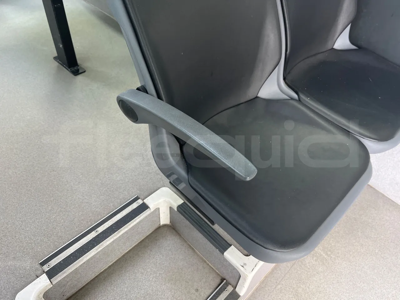 Mercedes-Benz Sprinter 906BB50 - EUR 6 -120kW - 7.361m - armrest detail photo