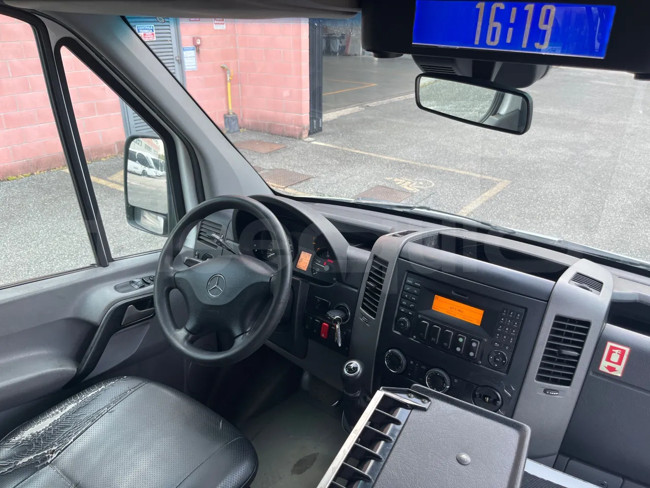 Mercedes-Benz Sprinter 906BB50 - EUR 6 -120kW - 7.361m - buttons panels on