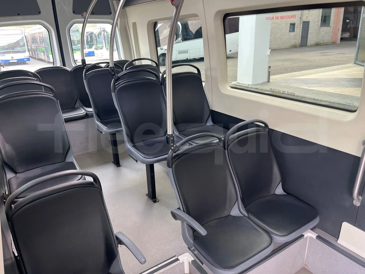 Mercedes-Benz Sprinter 906BB50 - EUR 6 -120kW - 7.361m - reverse view middle aisle