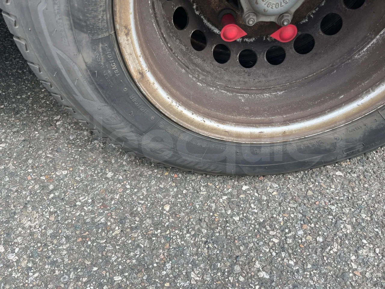 Mercedes-Benz Sprinter 906BB50 - EUR 6 -120kW - 7.361m - tread condition front tires right