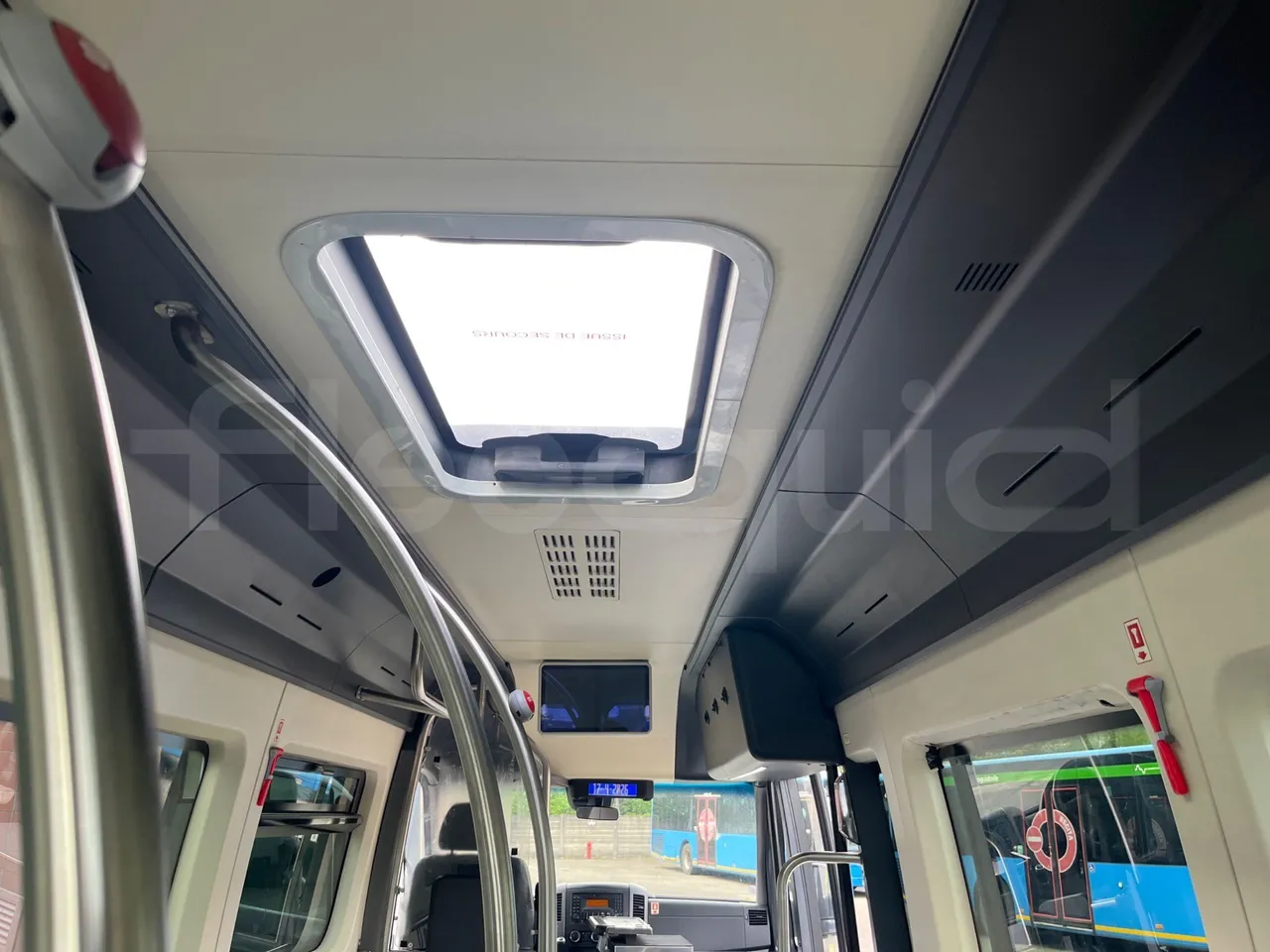 Mercedes-Benz Sprinter 906BB50 - EUR 6 -120kW - 7.361m - overhead compartments photo