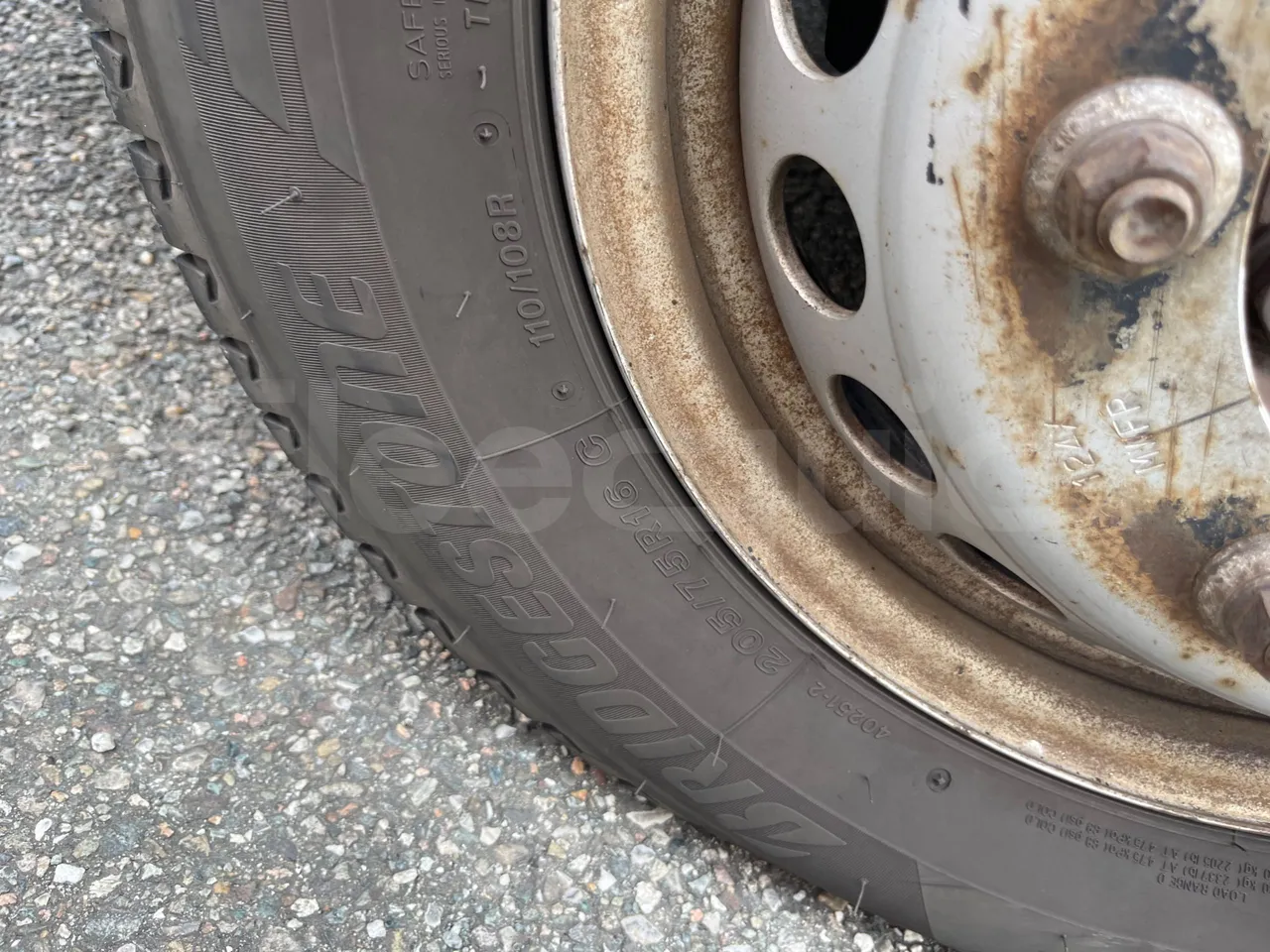 Mercedes-Benz Sprinter 906BB50 - EUR 6 -120kW - 7.361m - front left tire measurements