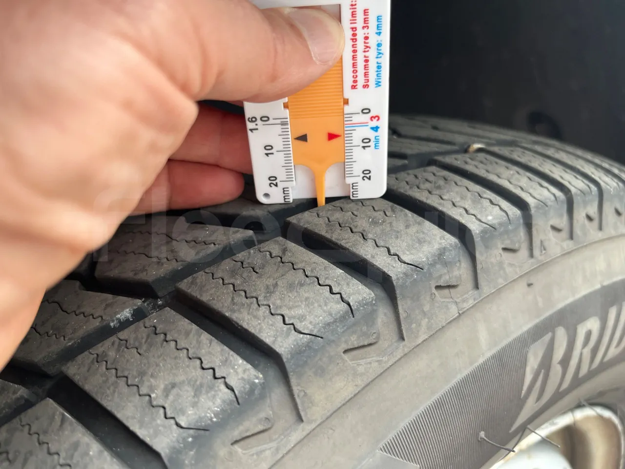 Mercedes-Benz Sprinter 906BB50 - EUR 6 -120kW - 7.361m - rear left tire photo