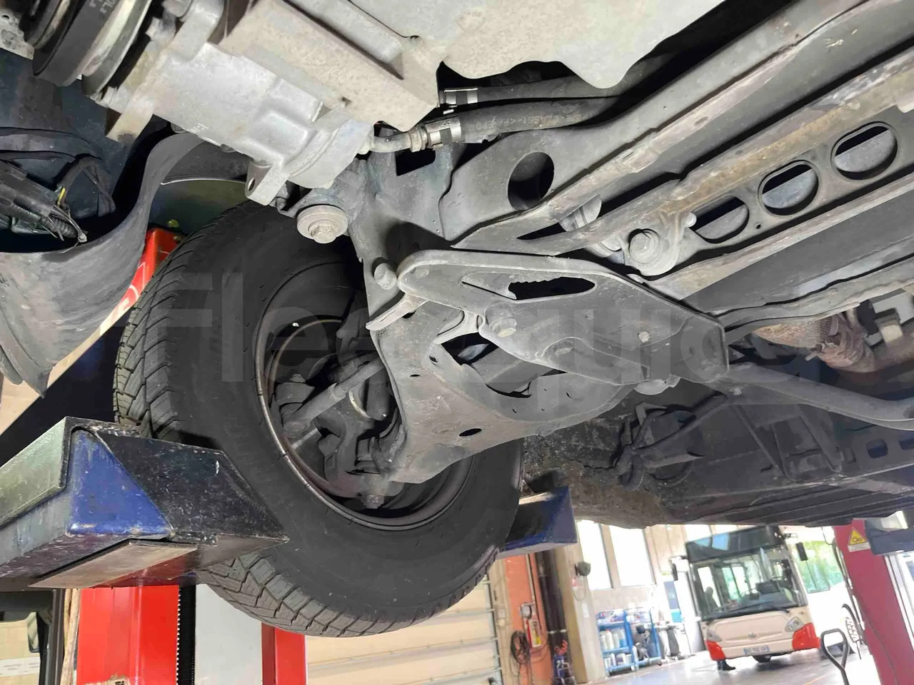 Mercedes-Benz Sprinter 906BB50 - EUR 6 -120kW - 7.361m - front axle right side