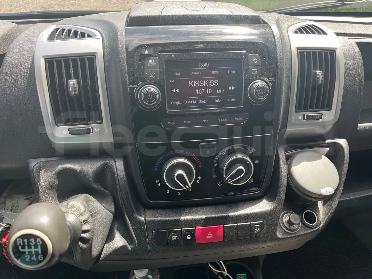 Fiat Ducato 250 - EUR6 - 110kW - 4.963m - buttons panels on