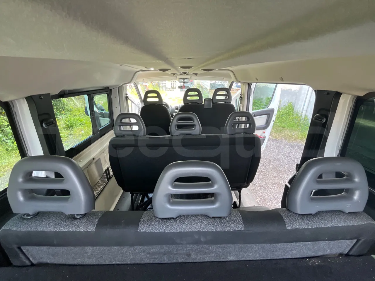 Fiat Ducato 250 - EUR6 - 110kW - 4.963m - forward view middle aisle