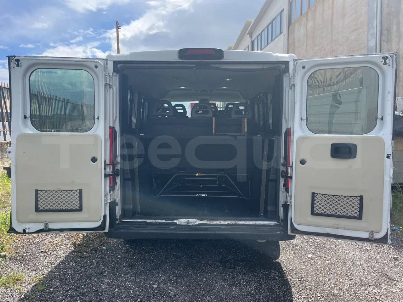 Fiat Ducato 250 - EUR6 - 110kW - 4.963m - luggage rack photo
