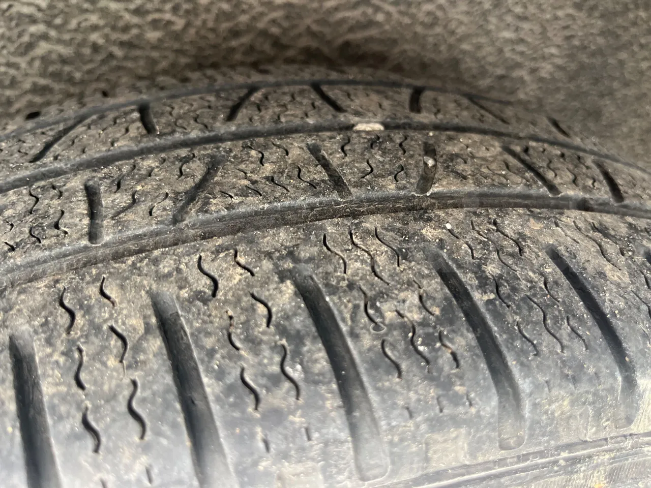 Fiat Ducato 250 - EUR6 - 110kW - 4.963m - tread condition second axle tires right