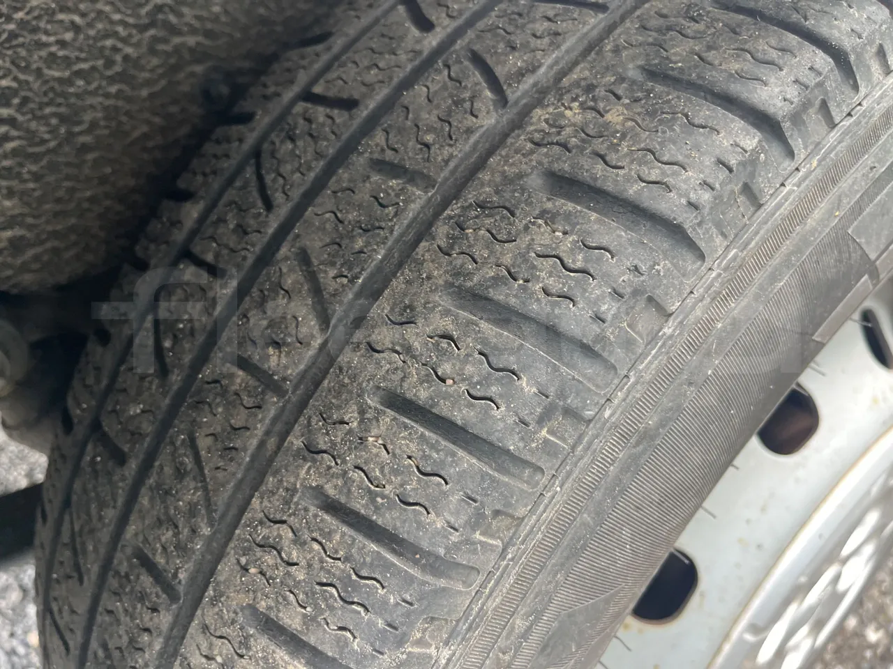 Fiat Ducato 250 - EUR6 - 110kW - 4.963m - tread condition third axle tires left