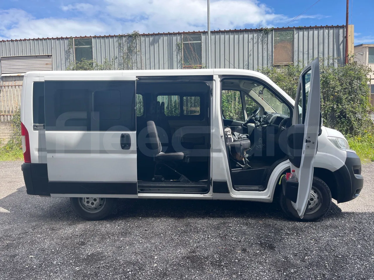 Fiat Ducato 250 - EUR6 - 110kW - 4.963m - right side doors open