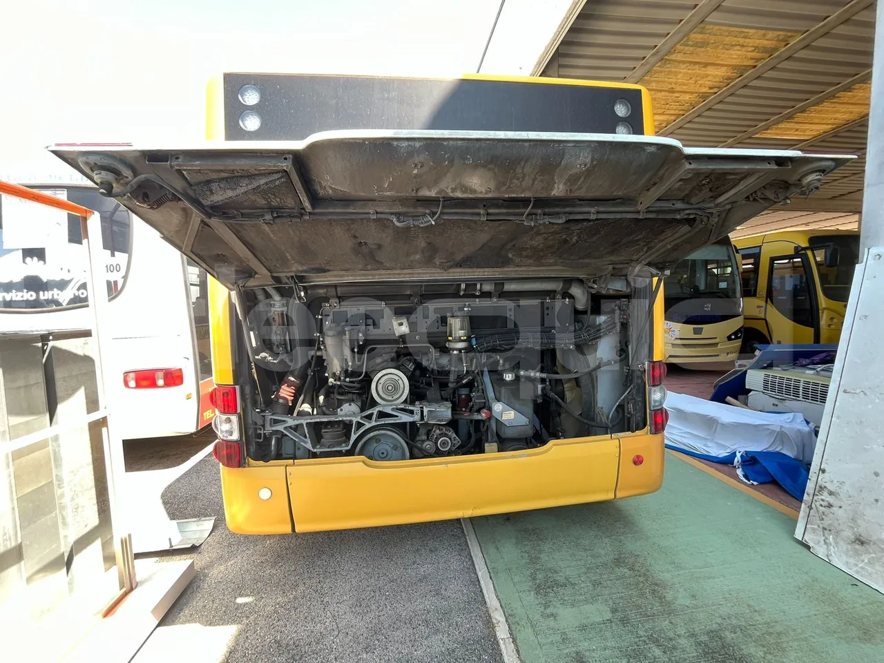 Man Lion's City A21/ Euro 4 - 228Kw - 11,950 Mt - air conditioning compressor (mandatory  for bus to scrap)
