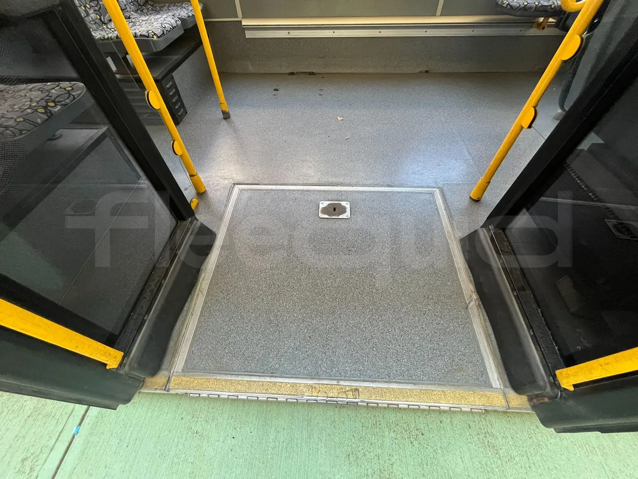 Man Lion's City A21/ Euro 4 - 228Kw - 11,950 Mt - door mechanism photo