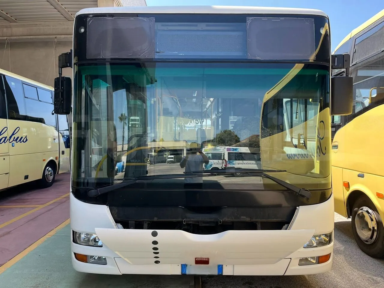 Man Lion's City A21/ Euro 4 - 228Kw - 11,950 Mt - front photo