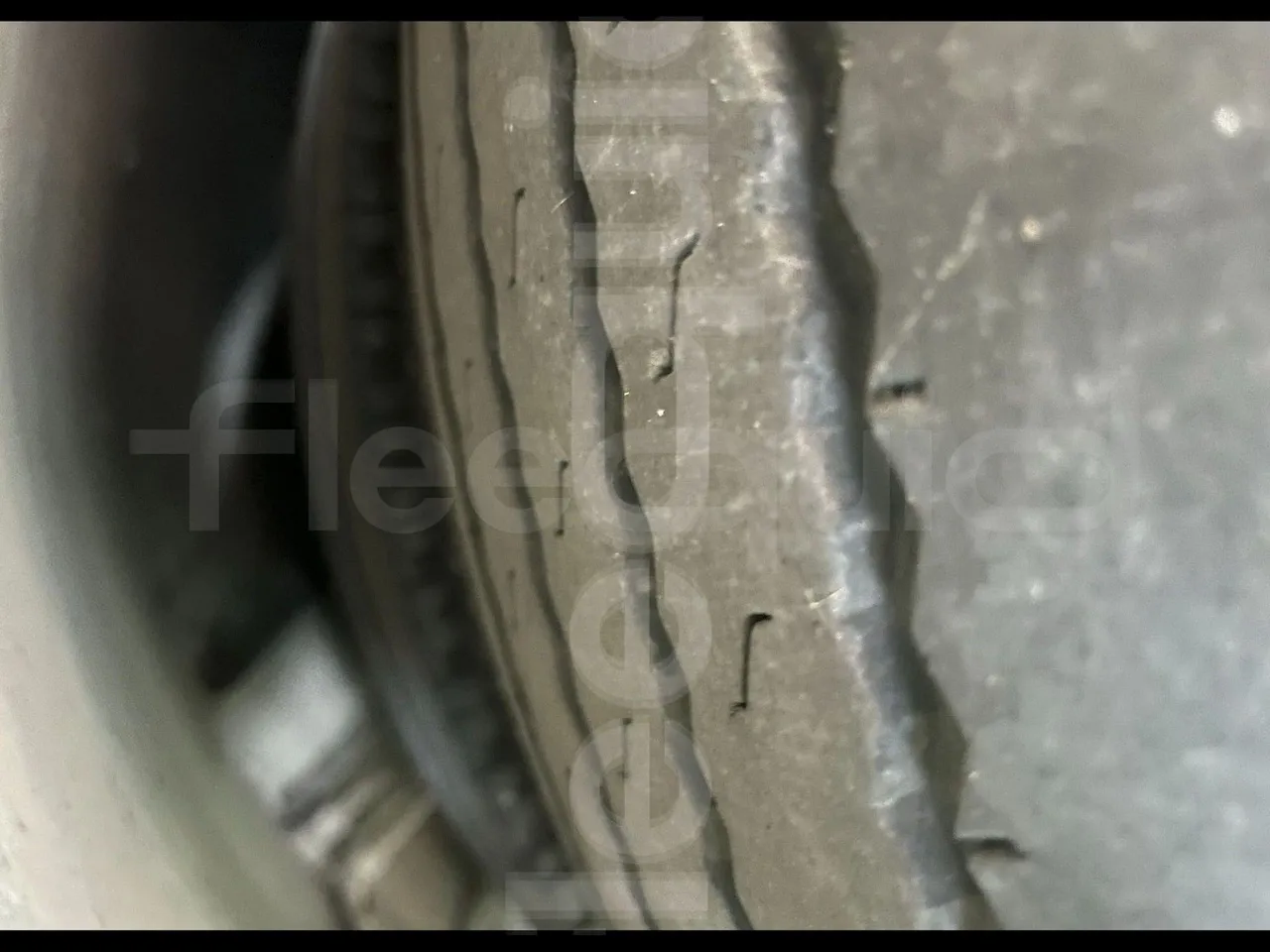 Man Lion's City A21/ Euro 4 - 228Kw - 11,950 Mt - tread condition front tires left