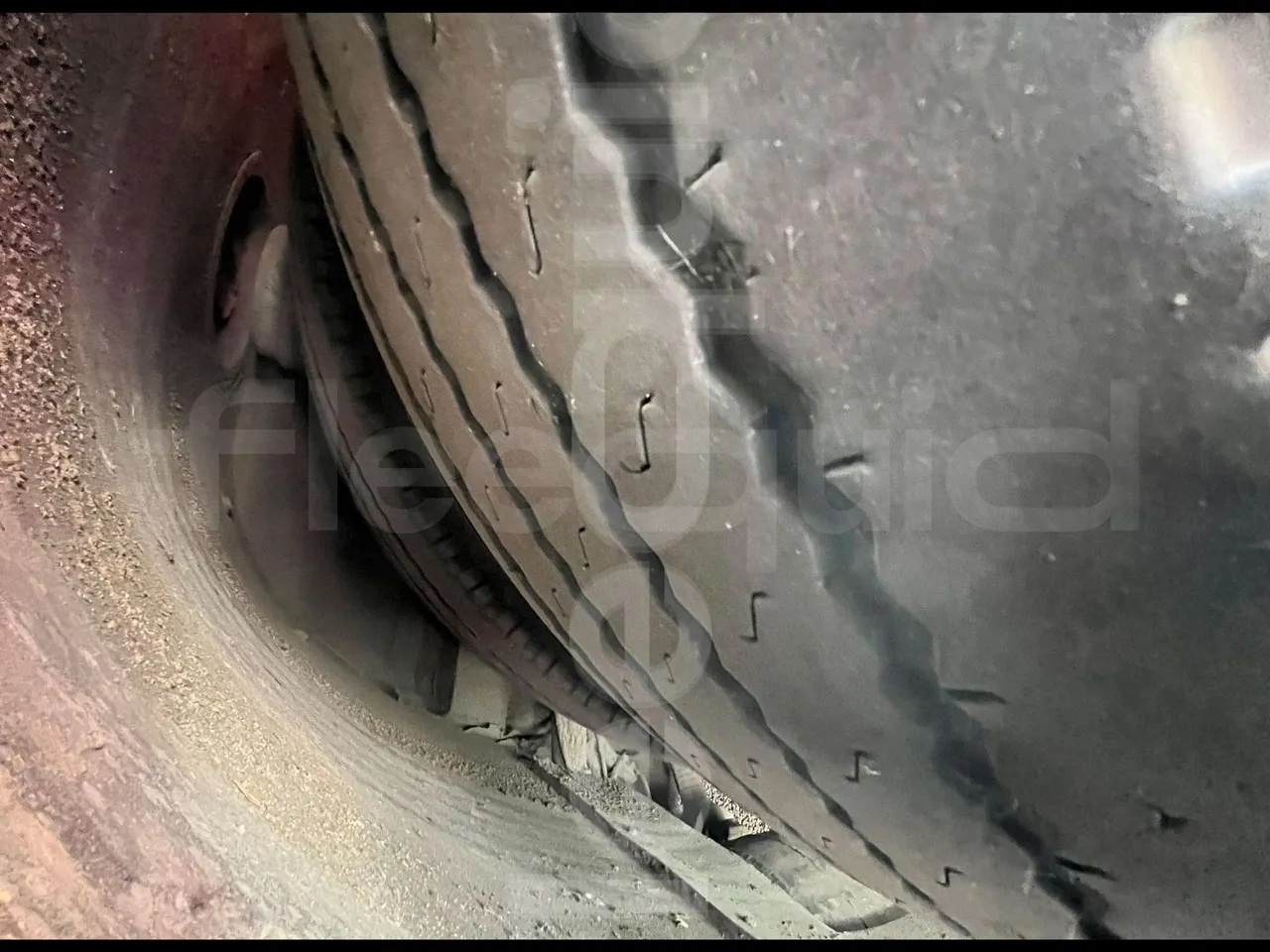 Man Lion's City A21/ Euro 4 - 228Kw - 11,950 Mt - rear left tire photo