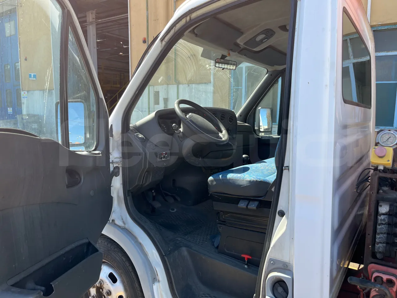 Iveco Daily 50C13/ Euro 3 - 92 Kw - 6,258 Mt - buttons panels on (mandatory for bus to scrap)