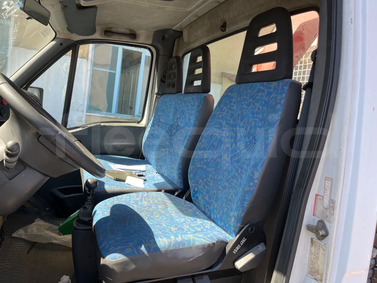 Iveco Daily 50C13/ Euro 3 - 92 Kw - 6,258 Mt - driver's seat photo (mandatory for bus to scrap)