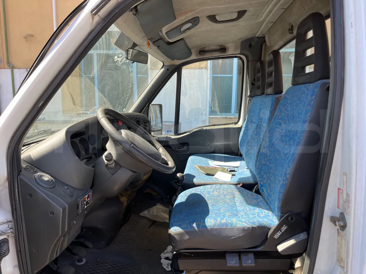 Iveco Daily 50C13/ Euro 3 - 92 Kw - 6,258 Mt - interior reverse seats driver height (mandatory for bus to scrap)