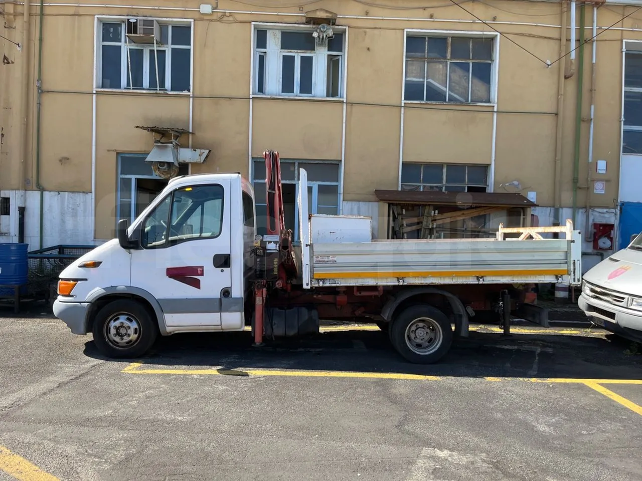Iveco Daily 50C13/ Euro 3 - 92 Kw - 6,258 Mt - left side photo