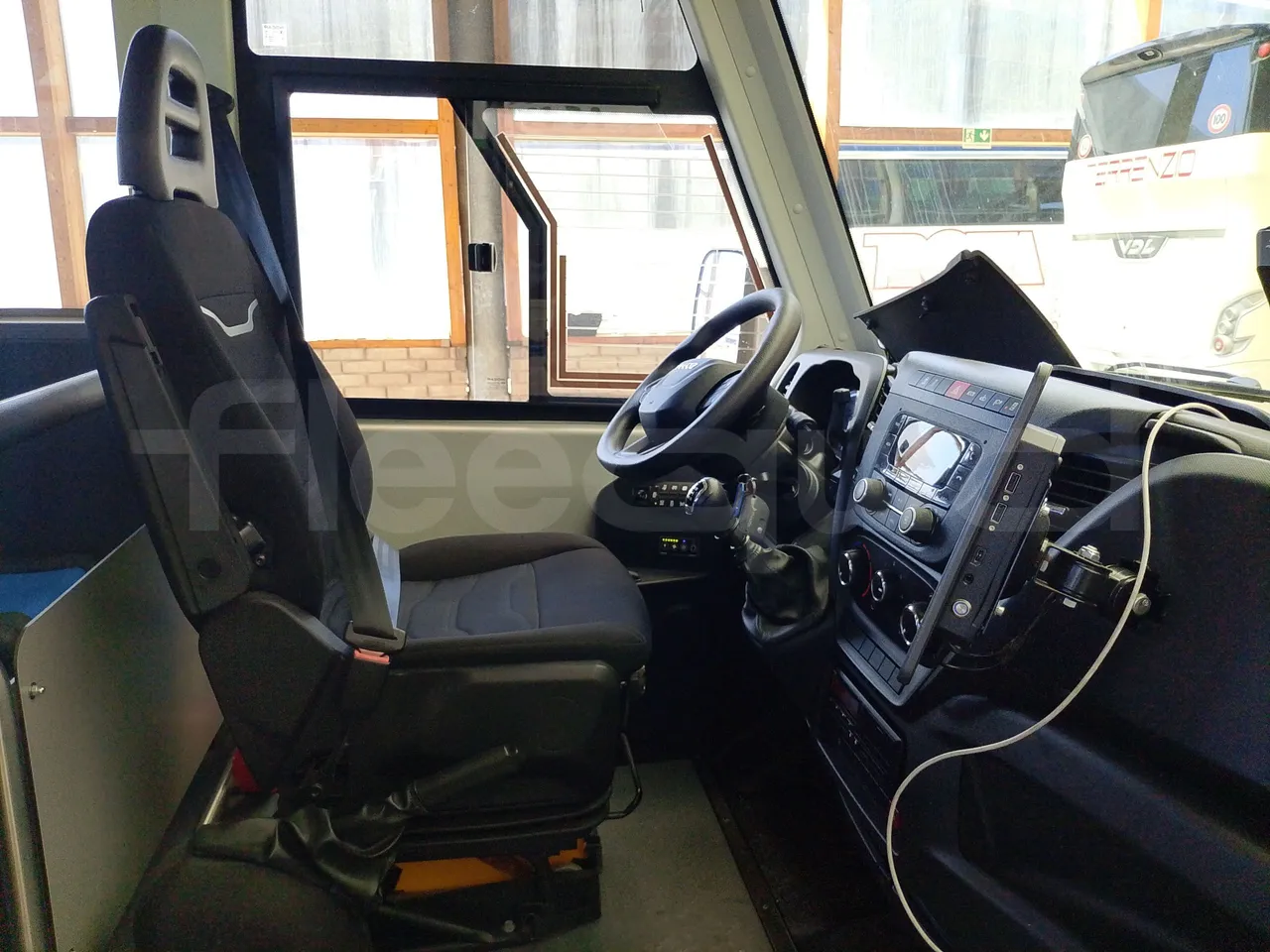 Iveco Indcar WGIVMY11 MOBI SCUOLABUS - EUR6 - 100Kw - 8,592m - driver's seat photo (mandatory for bus to scrap)