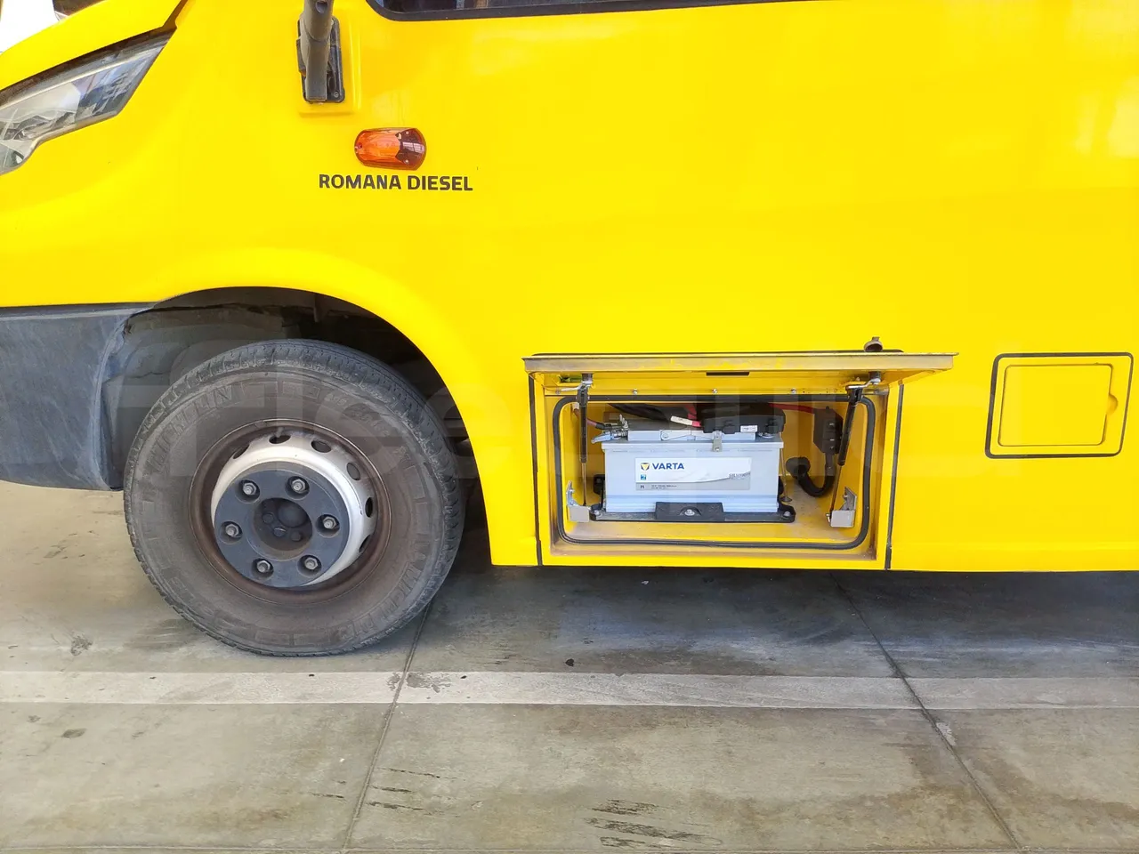 Iveco Indcar WGIVMY11 MOBI SCUOLABUS - EUR6 - 100Kw - 8,592m - external compartments photo