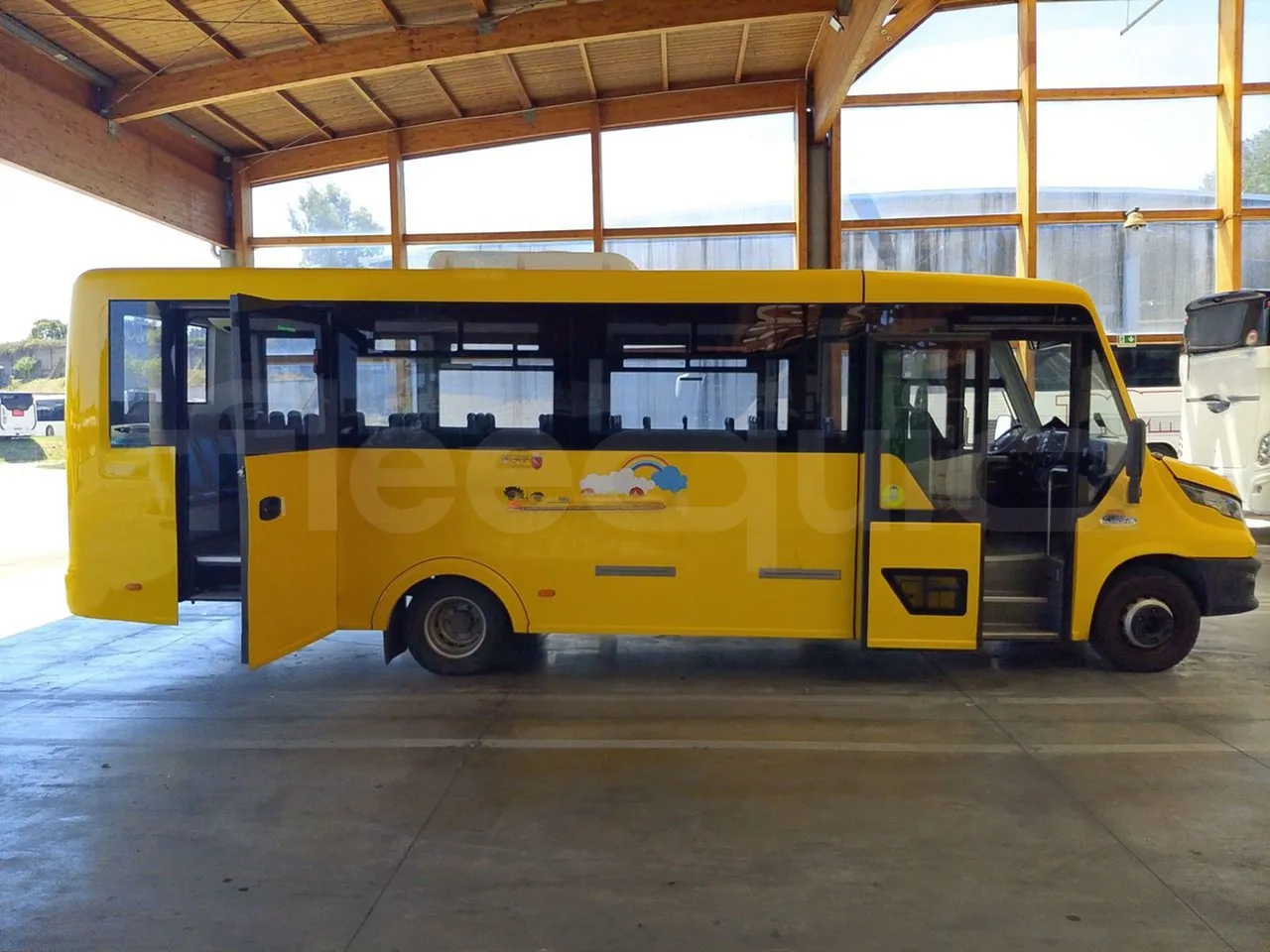 Iveco Indcar WGIVMY11 MOBI SCUOLABUS - EUR6 - 100Kw - 8,592m - right side doors open