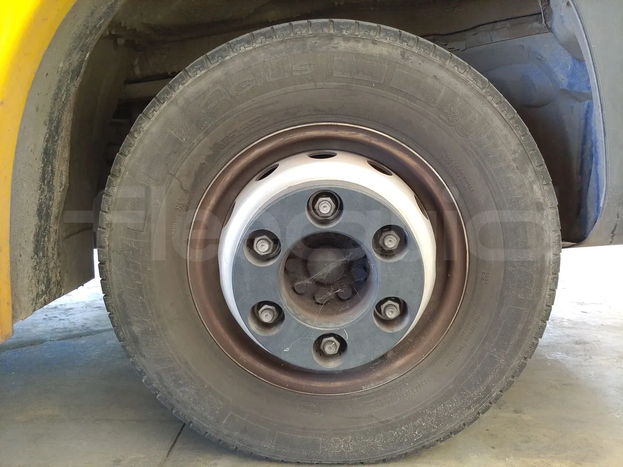 Iveco Indcar WGIVMY11 MOBI SCUOLABUS - EUR6 - 100Kw - 8,592m - front left tire measurements