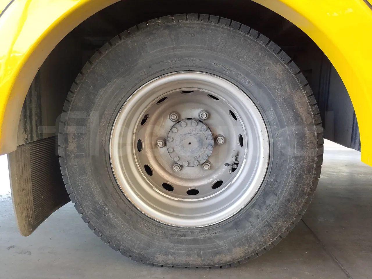 Iveco Indcar WGIVMY11 MOBI SCUOLABUS - EUR6 - 100Kw - 8,592m - rear left tire photo