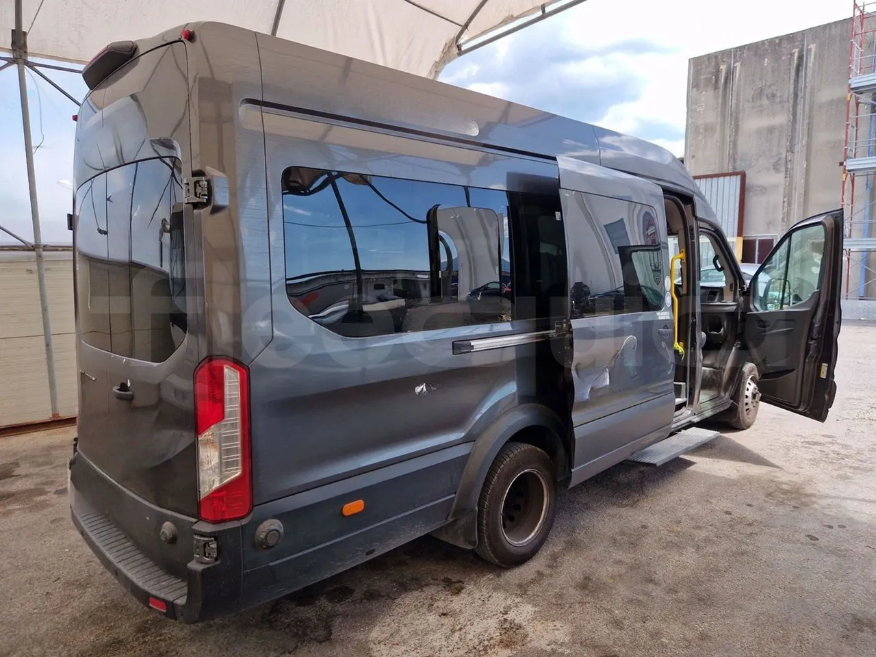 Ford Transit FBD - 3/4 right rear doors open